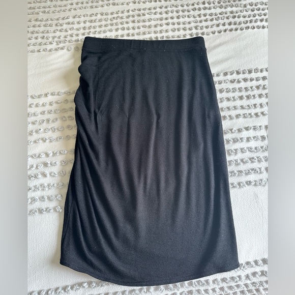 Aritzia- Wilfred Free Black Skirt - Picture 2 of 3